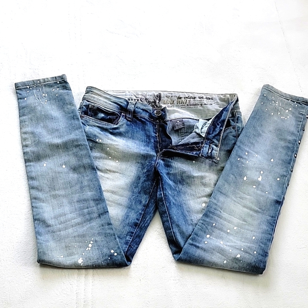 🥀 VINTAGE STUDDED Y2K LOW RISE PAINT DISGRESSED JEANS (ZIPPER NEED FIXING)